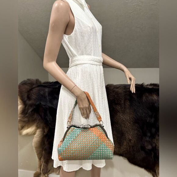 Colorblock Woven Cowhide Handmade Custom Metal Frame Handbag, Multi Use Style - Picture 6 of 16